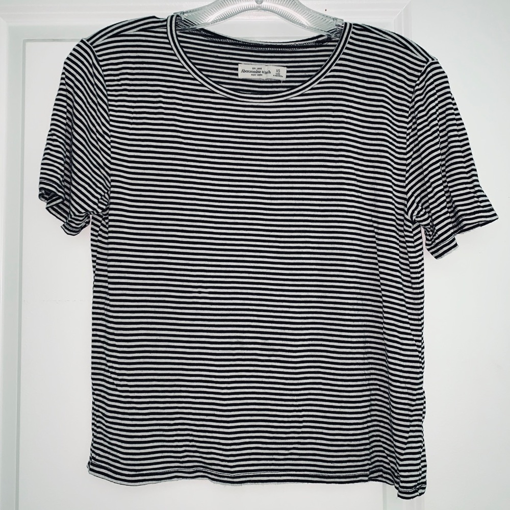 Flowy Black and White Stripped Tee